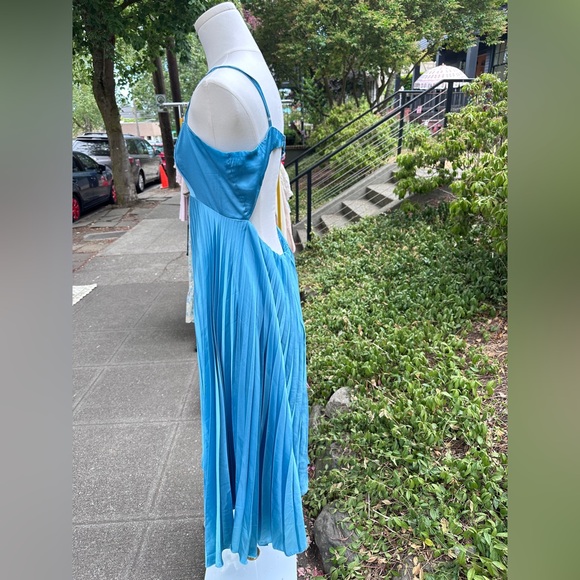 Abercrombie sky blue satin pleated mini dress. - Picture 3 of 7